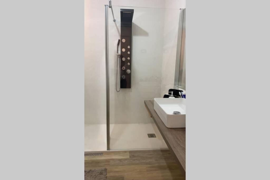 Delle Palme Rooms Elegante Monolocale In Centro Palermo Kültér fotó