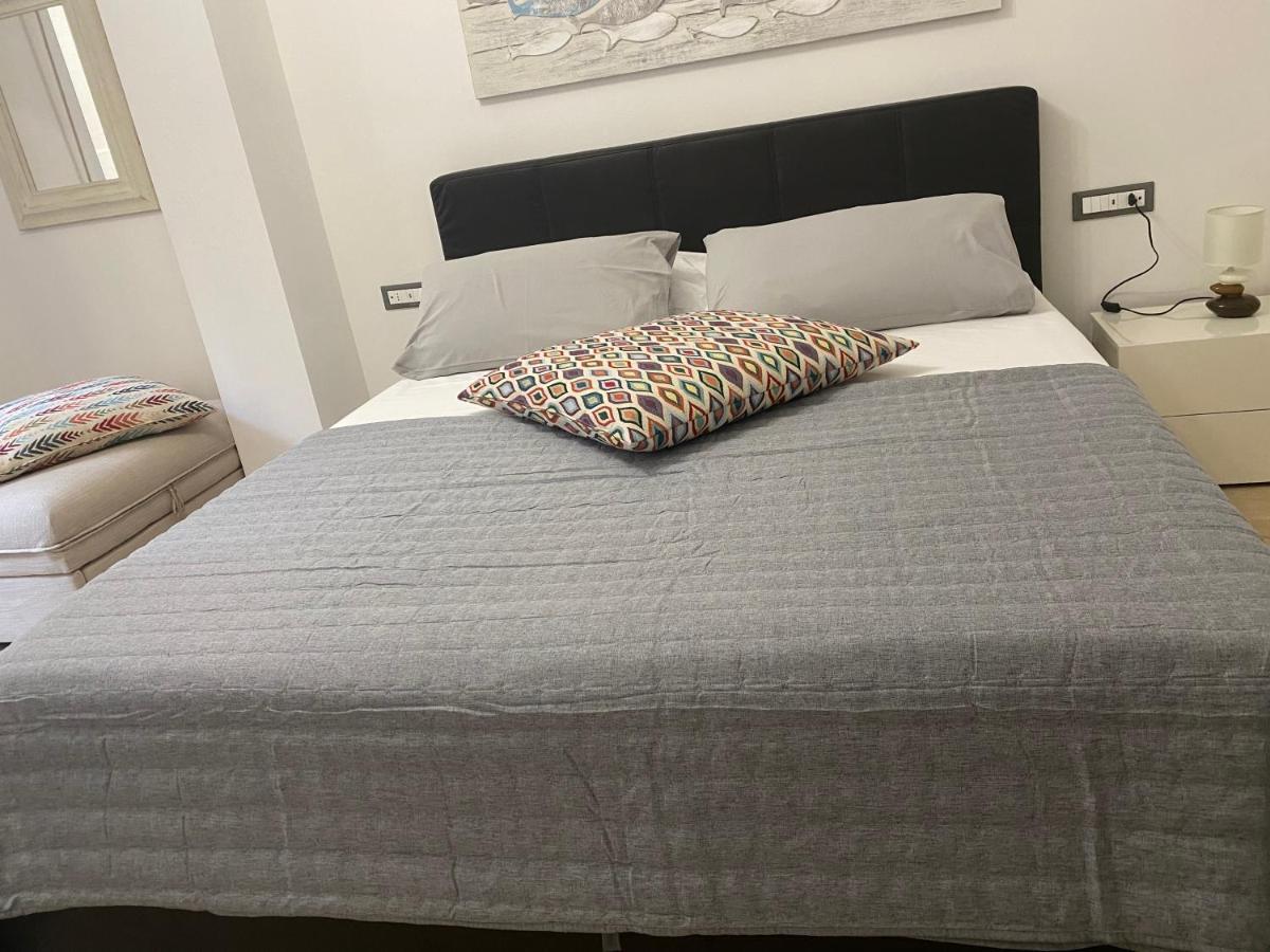 Delle Palme Rooms Elegante Monolocale In Centro Palermo Kültér fotó