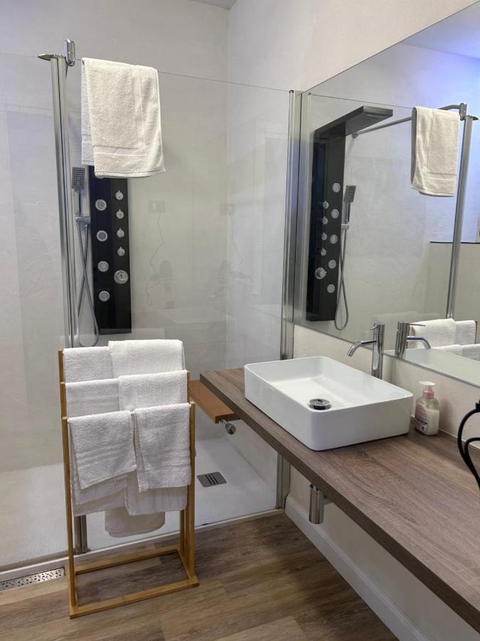 Delle Palme Rooms Elegante Monolocale In Centro Palermo Kültér fotó